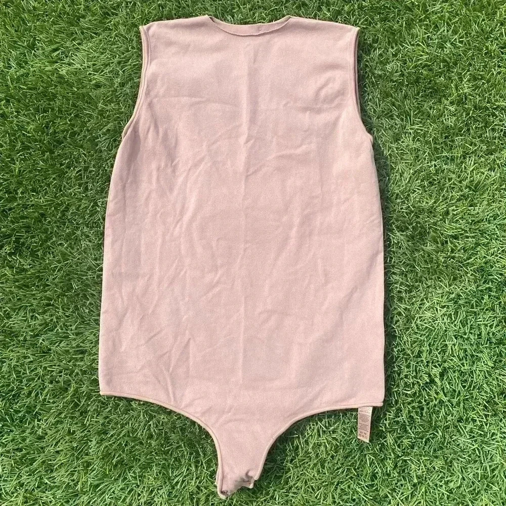 Skims high neck bodysuit tan l/xl